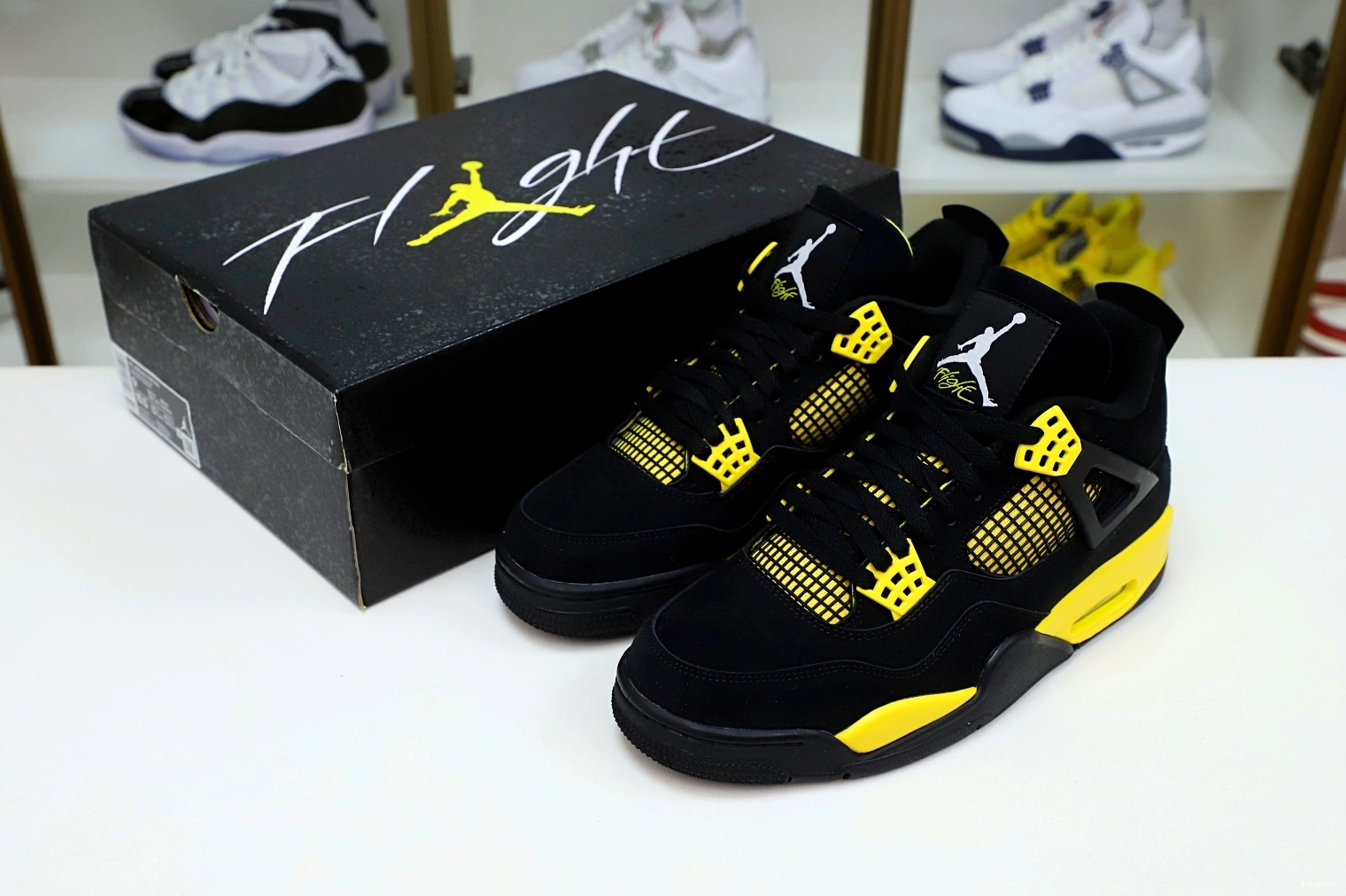 Air Jordan  Jordan4 2023 thunder 0926